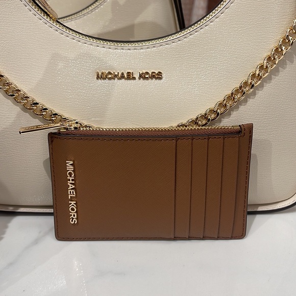 MICHAEL KORS
Jet Set Travel Medium Top Zip Leather Card Case Wallet 
Luggage
NWT - Picture 2 of 16